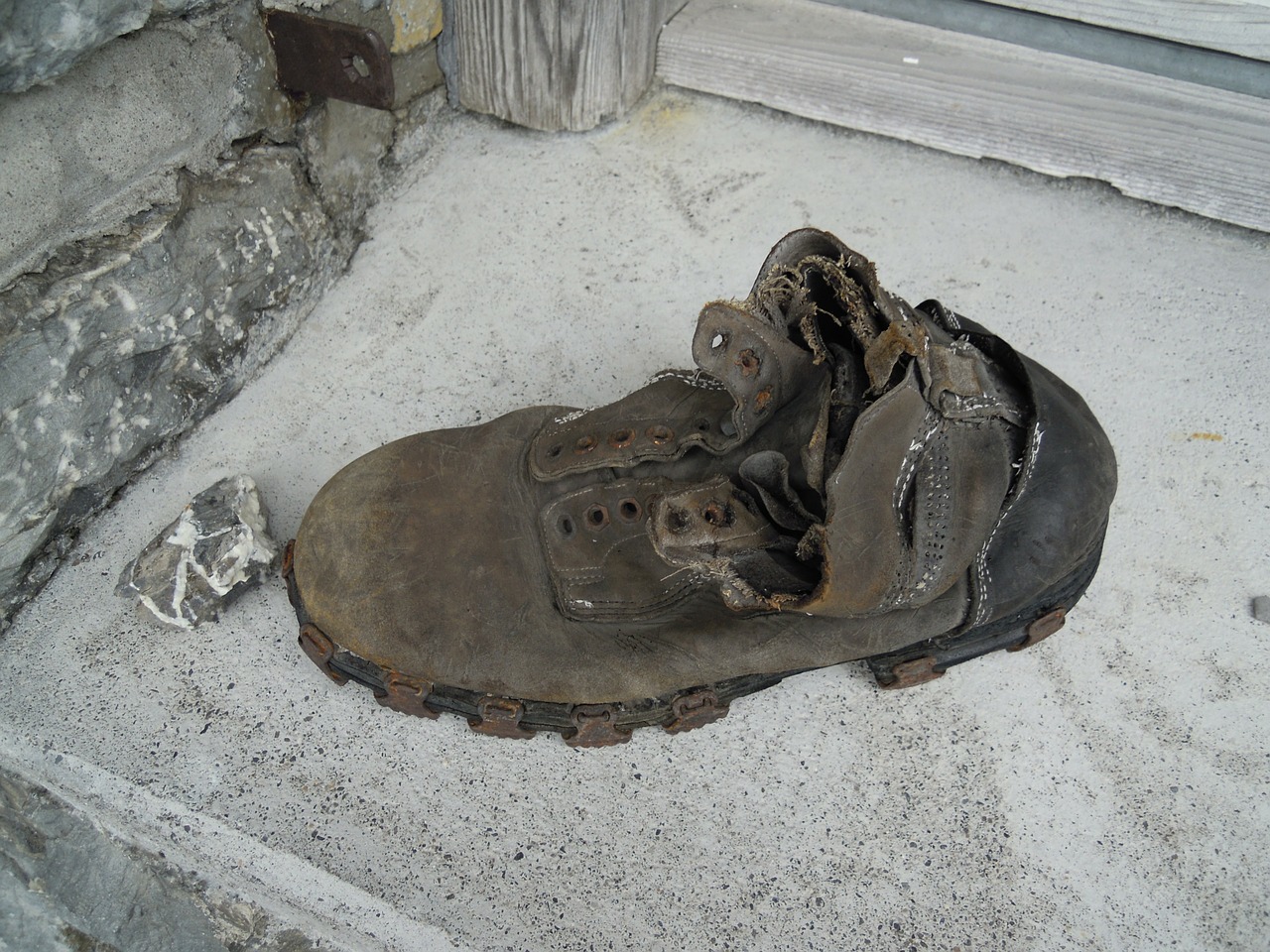 shoes that broke the 2 hour marathon